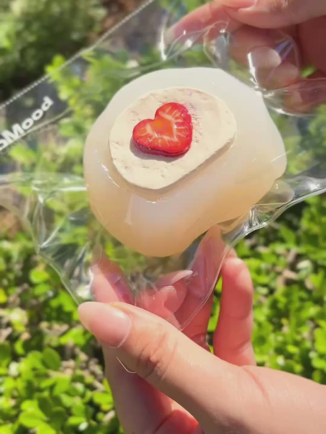 Manma Real Strawberry Roll video