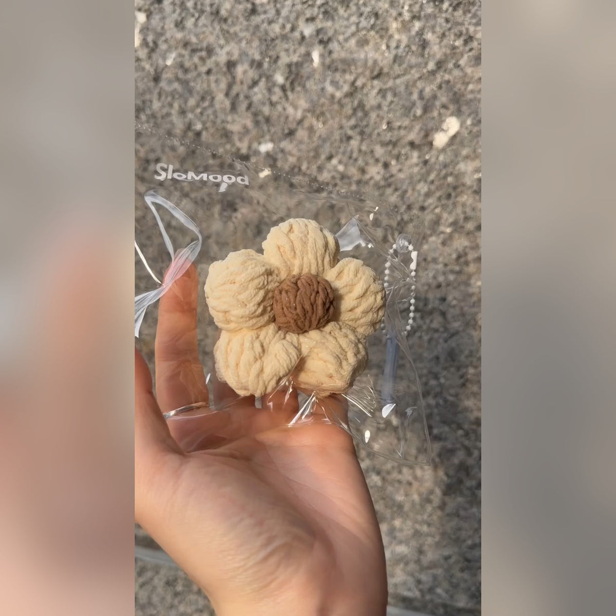Manma Knit Fuwafuwa Flower - Linen